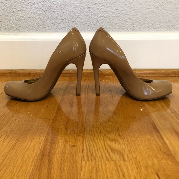 (US 4) ALMOST NEW Nude Jessica Simpson Pumps - Picture 3 of 7